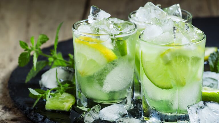 Caipirinha, the Brazilian cocktail recipe