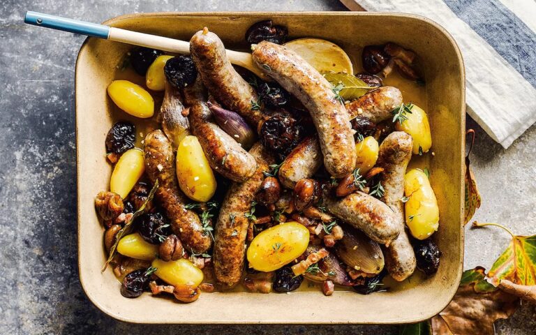 Sausages in Wine with Potatoes